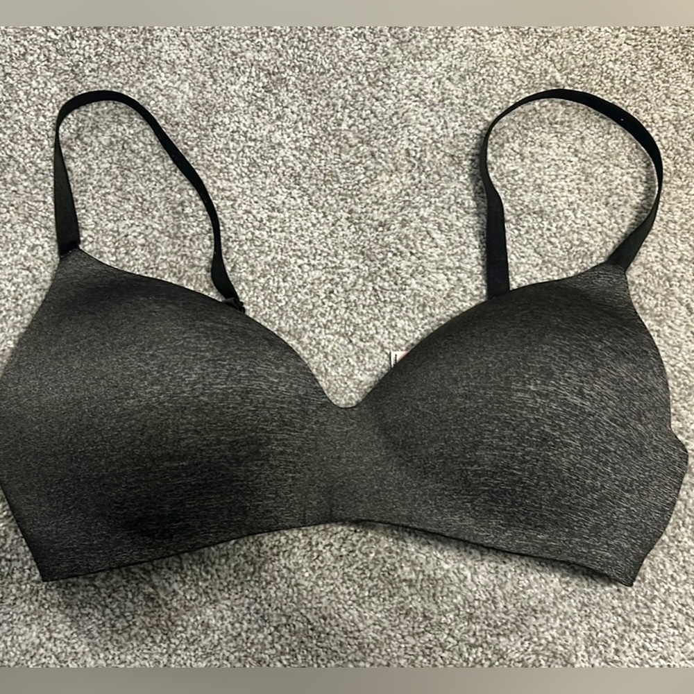 Victoria’s Secret T-Shirt Lightly Lined Wireless Bra- 36DD in Heather Gray